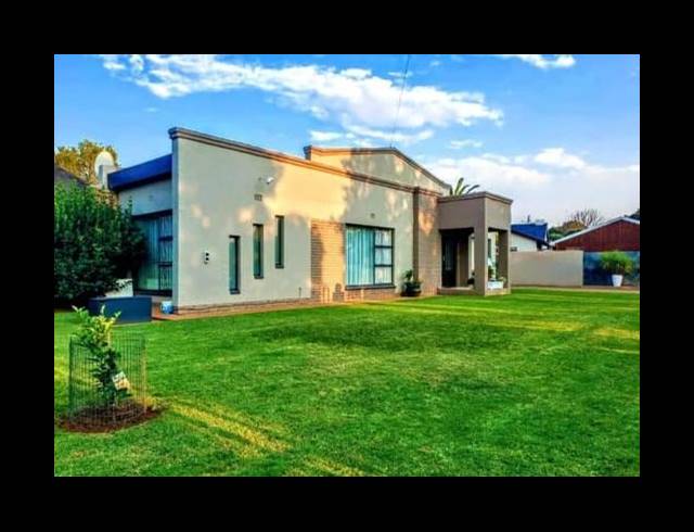 3 BEDROOM HOUSE FOR SALE IN GREENHILLS